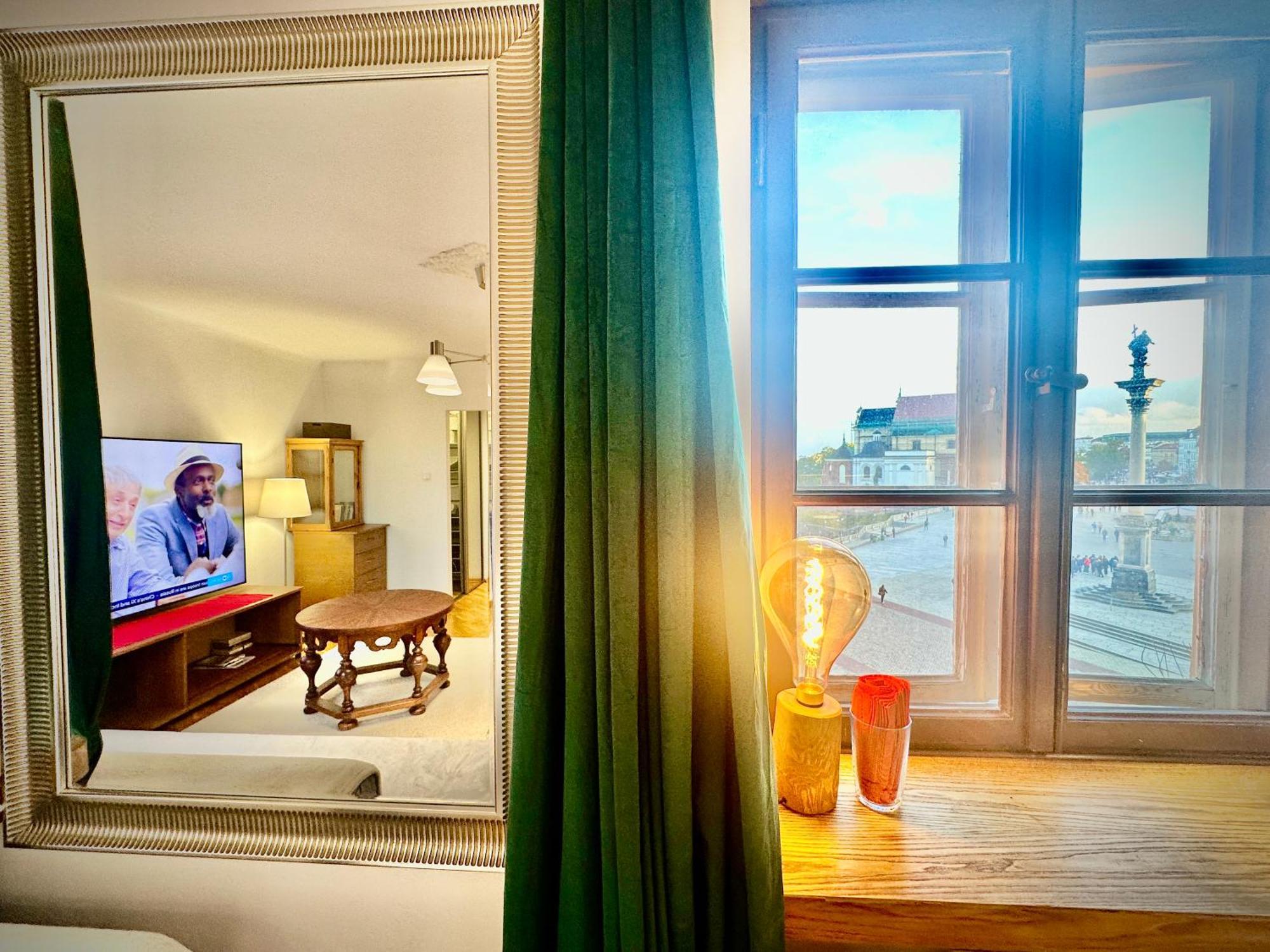 Old Town Best View Wifi 300 Mb/S Huge Screen Netflix Appletv Amazontv วอร์ซอ ภายนอก รูปภาพ