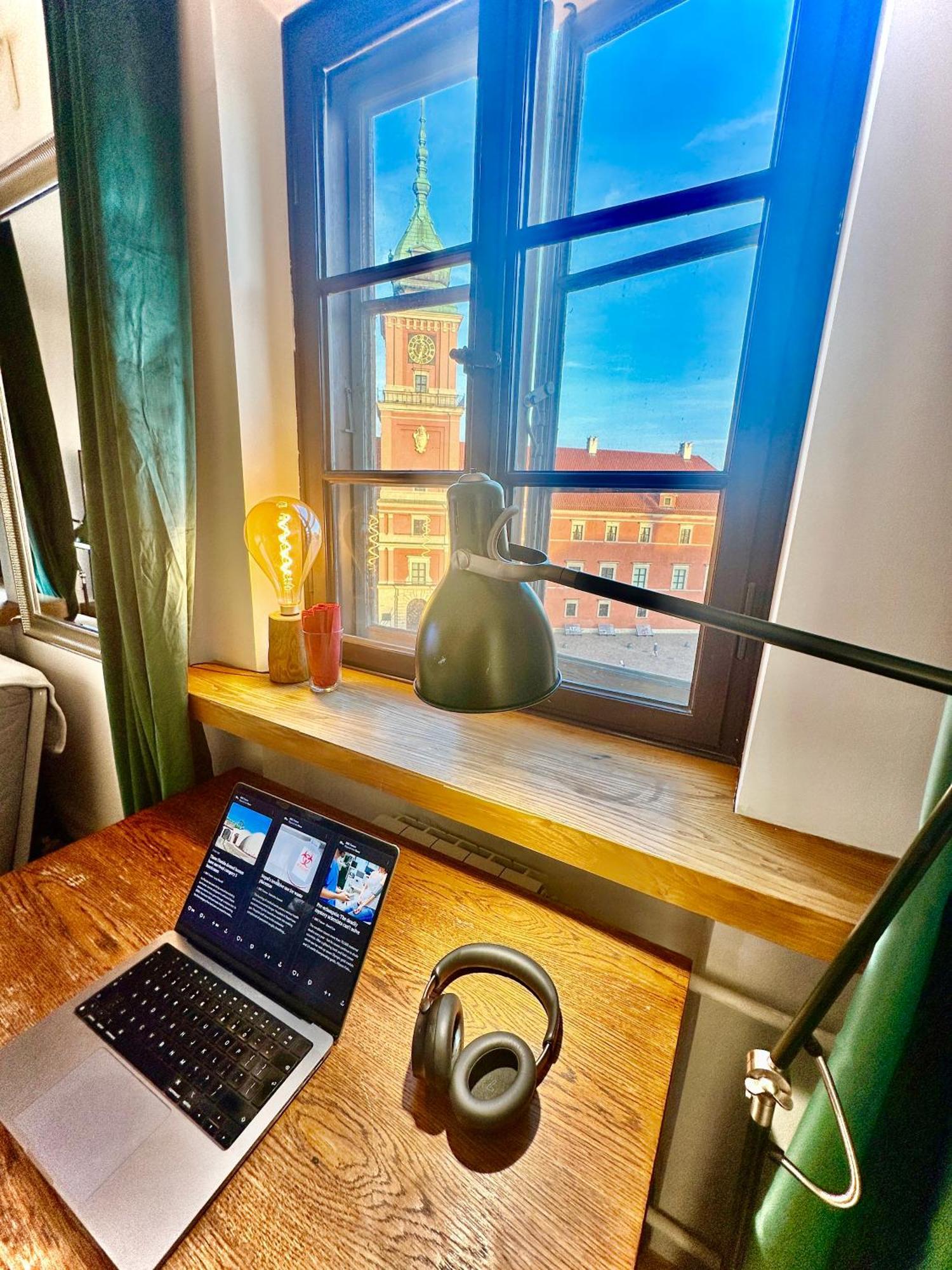Old Town Best View Wifi 300 Mb/S Huge Screen Netflix Appletv Amazontv วอร์ซอ ภายนอก รูปภาพ