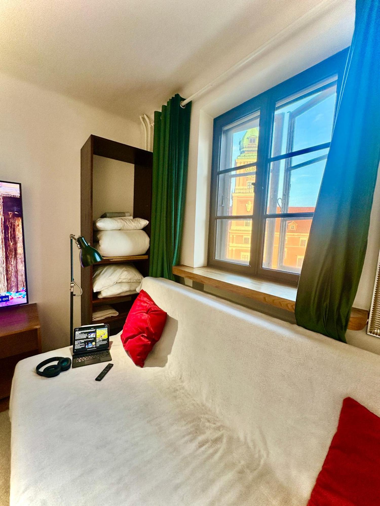 Old Town Best View Wifi 300 Mb/S Huge Screen Netflix Appletv Amazontv วอร์ซอ ภายนอก รูปภาพ
