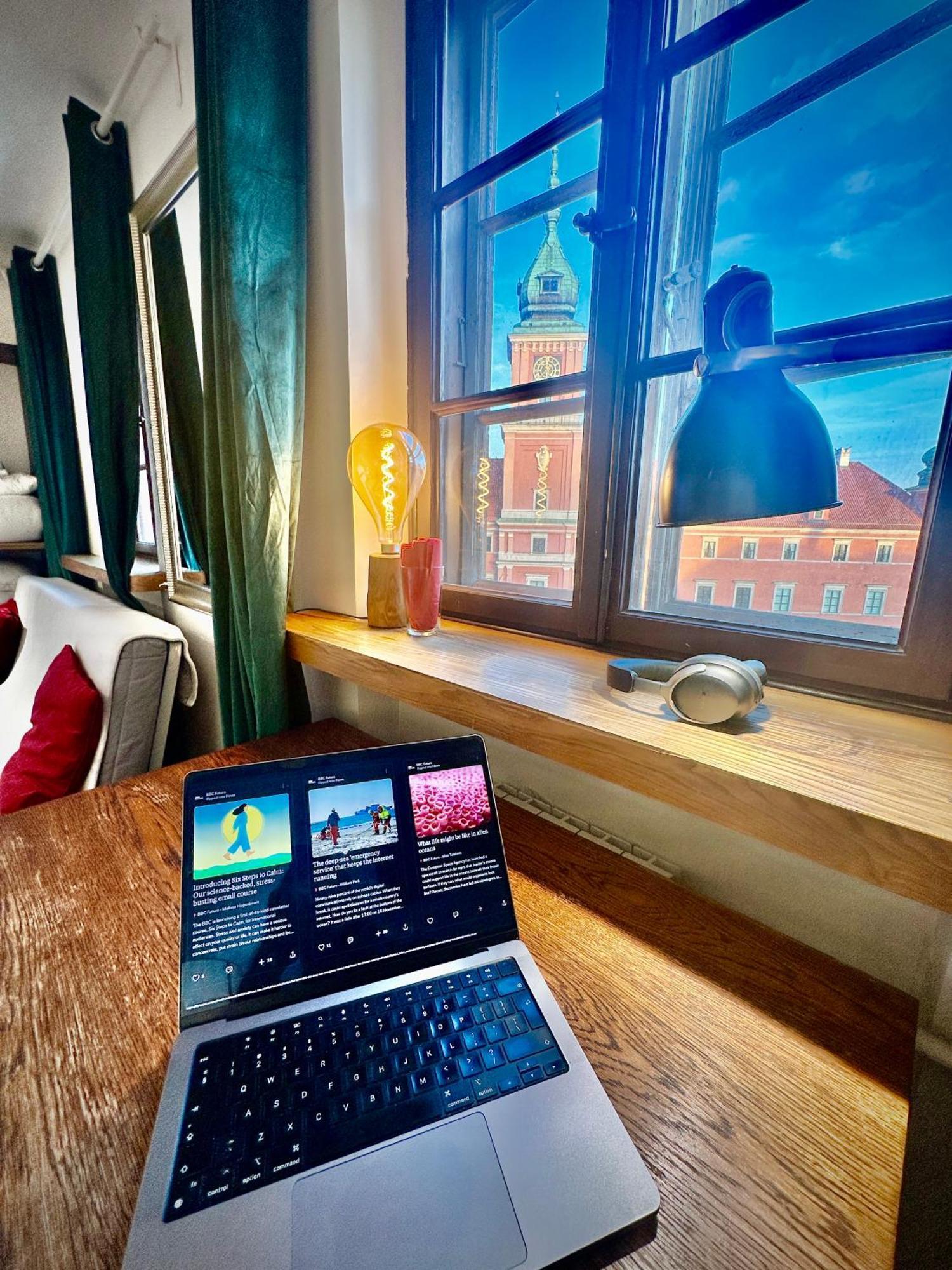 Old Town Best View Wifi 300 Mb/S Huge Screen Netflix Appletv Amazontv วอร์ซอ ภายนอก รูปภาพ