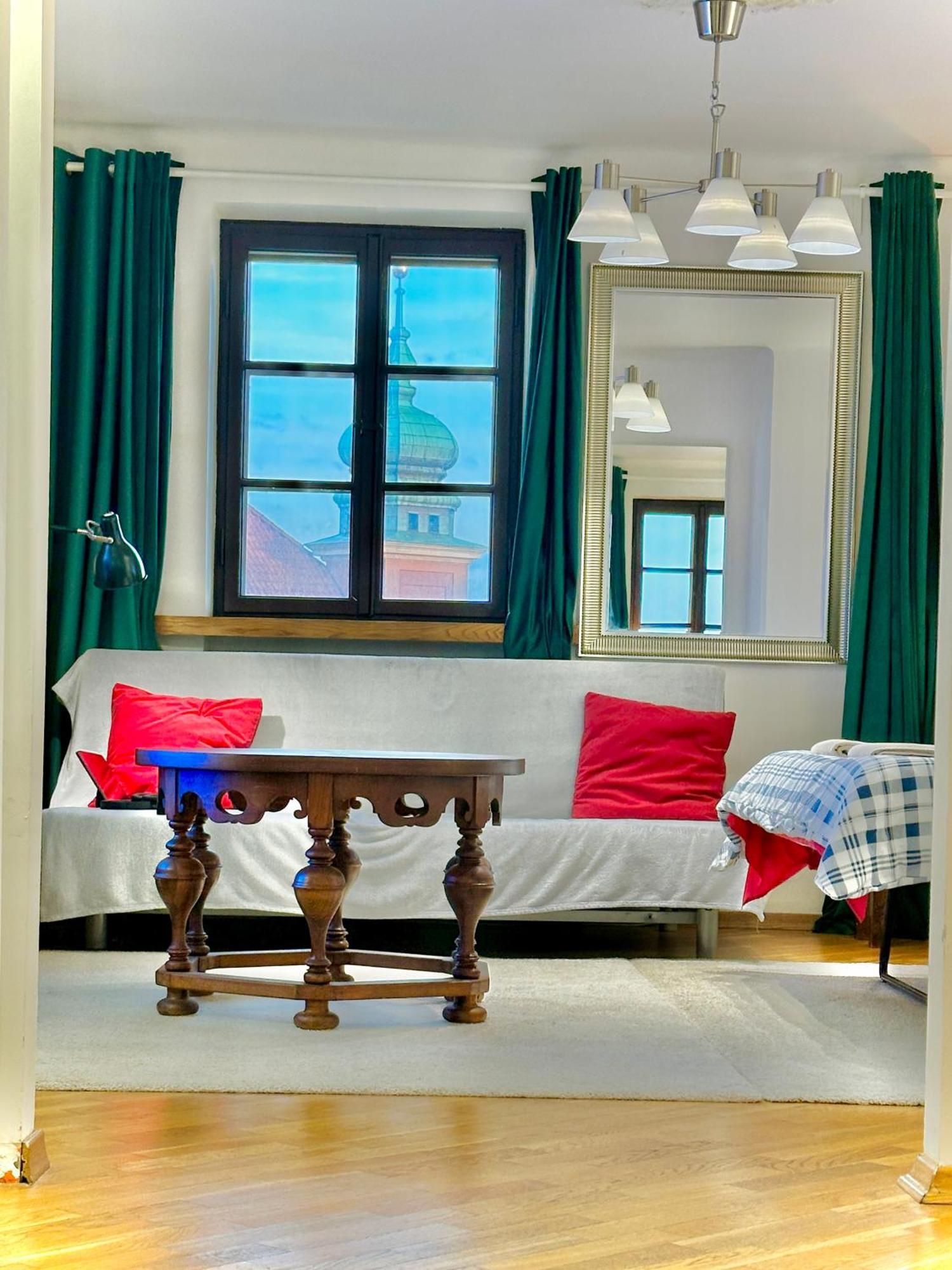Old Town Best View Wifi 300 Mb/S Huge Screen Netflix Appletv Amazontv วอร์ซอ ภายนอก รูปภาพ