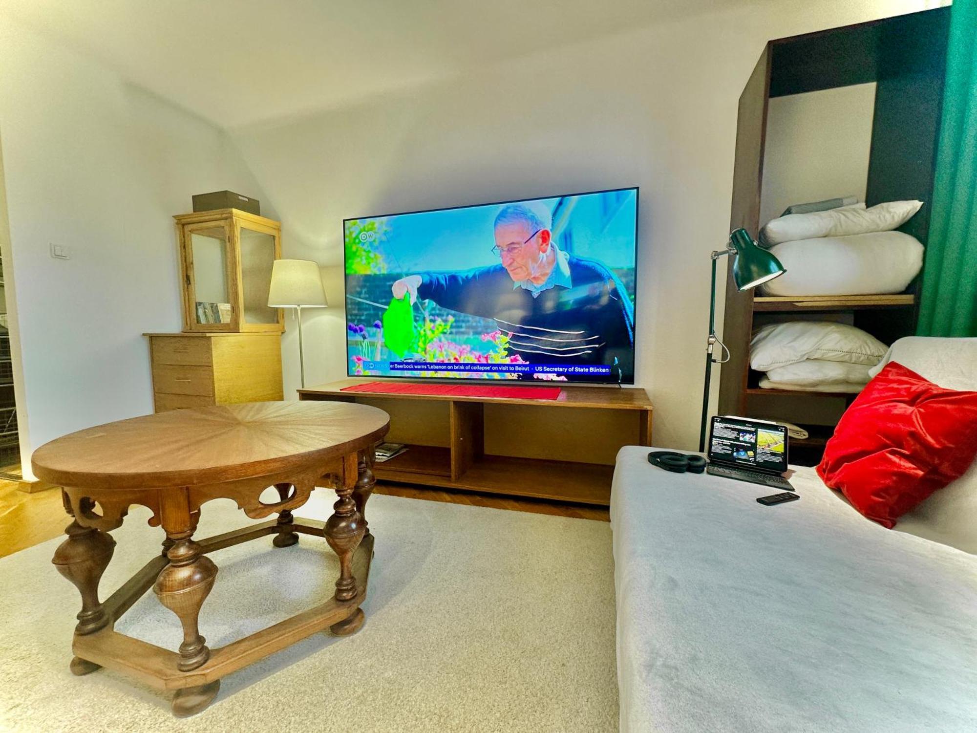 Old Town Best View Wifi 300 Mb/S Huge Screen Netflix Appletv Amazontv วอร์ซอ ภายนอก รูปภาพ