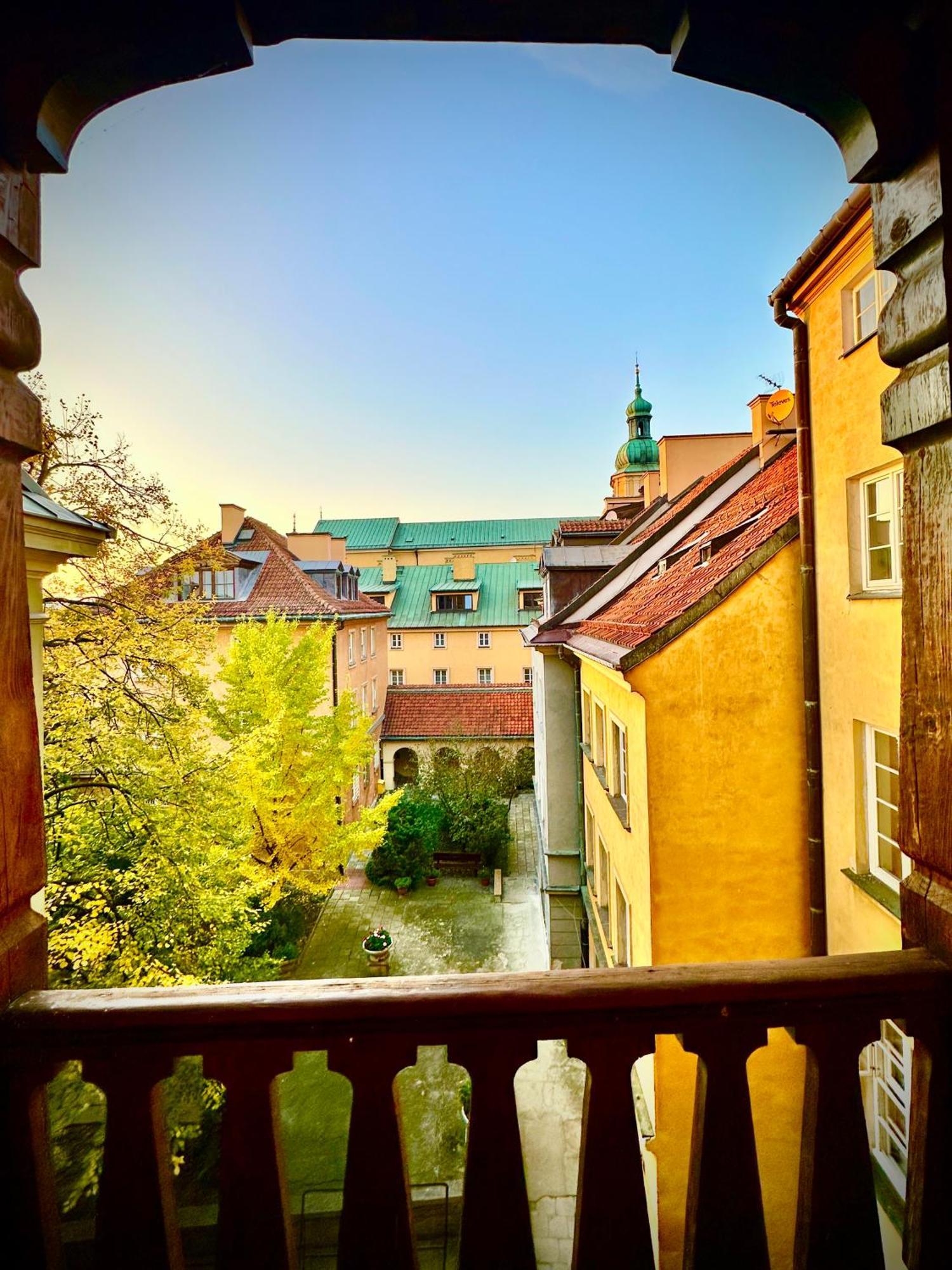 Old Town Best View Wifi 300 Mb/S Huge Screen Netflix Appletv Amazontv วอร์ซอ ภายนอก รูปภาพ